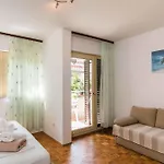 Apartment In 39075