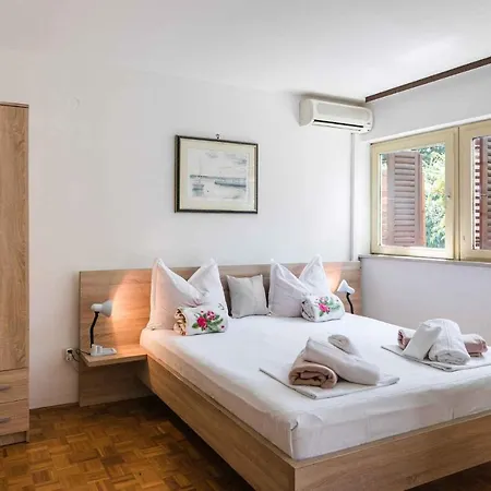 Apartament In 39075 *