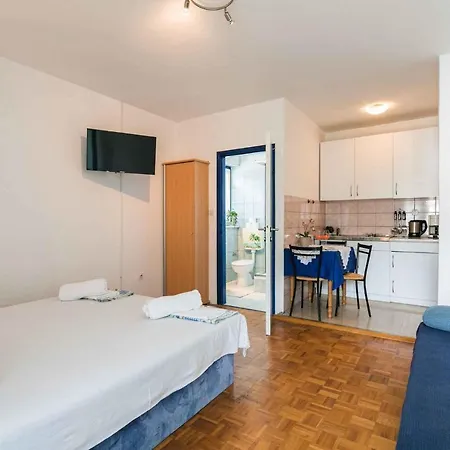 Apartament In 39075 Selce