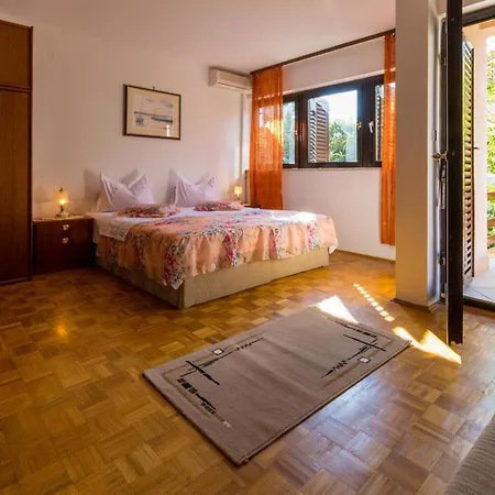 In 39075 Apartment *